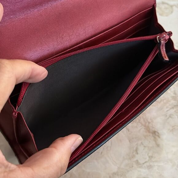 GUCCI Red Shiny Leather Interlocking G Heart Flap Long Wallet - Picture 13 of 14